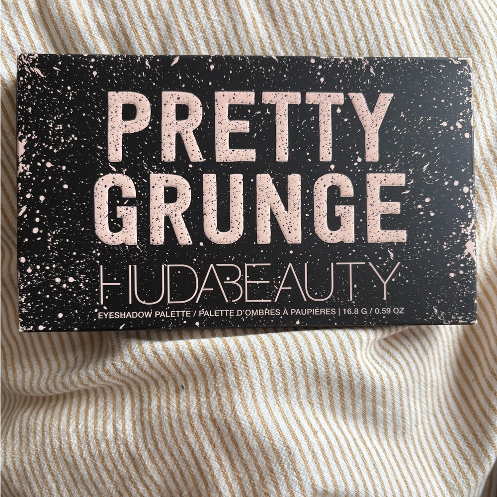 Huda pretty grunge eyeshadow palette Limited Edition